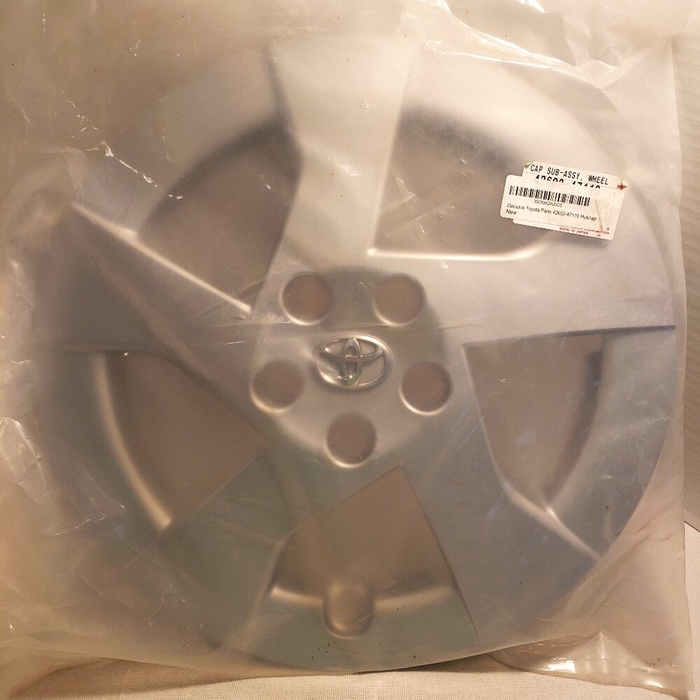 OEM TOYOTA HUBCAP 16" WHEEL ASSEMBLY for 2010-2011 PRIUS - NEW FACTORY SEALED